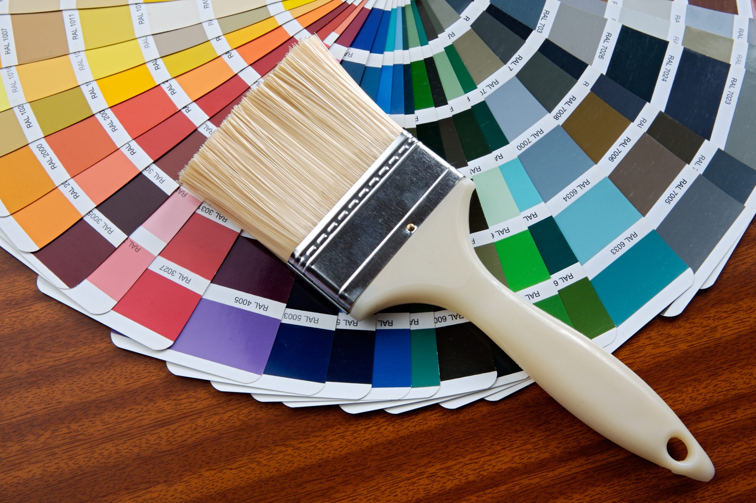 How Wall Colors Can Affect Your Family’s Mood in Living and Dining Rooms